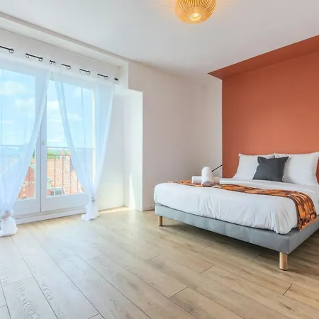 Bright 2-Bedroom Apartment W Balcony And Parking Lambersart Exterior photo