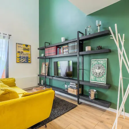 Bright 2-Bedroom Apartment W Balcony And Parking Lambersart Exterior photo