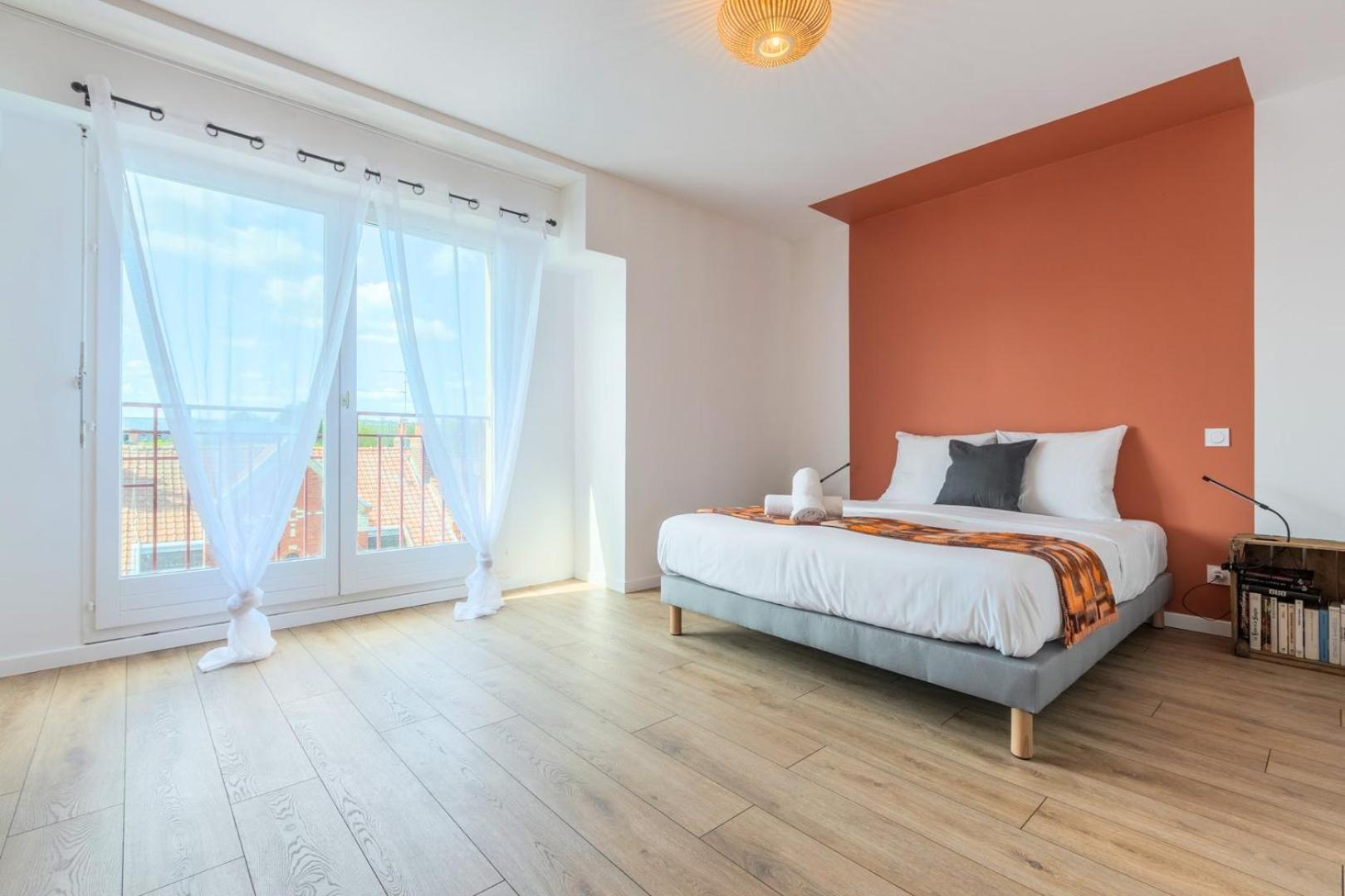 Bright 2-bedroom W Balcony And Parking * Lambersart