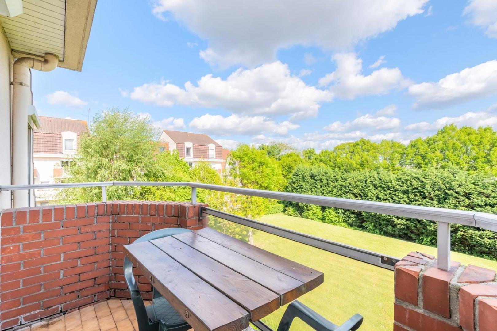 Bright 2-bedroom W Balcony And Parking